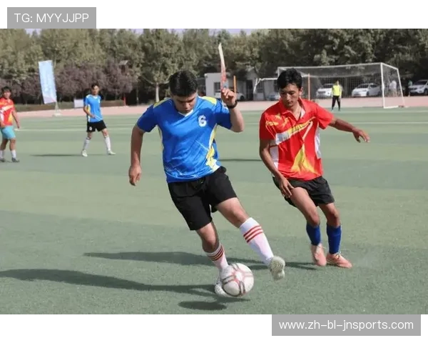 足球比赛中的球员互动与战术灵活性