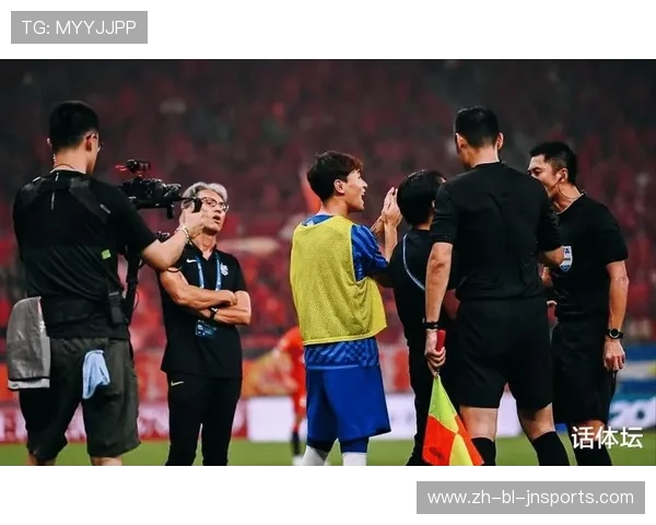 重庆劲旅逐鹿中超：城市荣耀与足球梦想交织